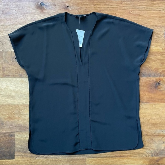 Vince V-neck Split Neck Cap Sleeve 100% Silk Black Minimalist Neutral Blouse Top - Picture 4 of 11